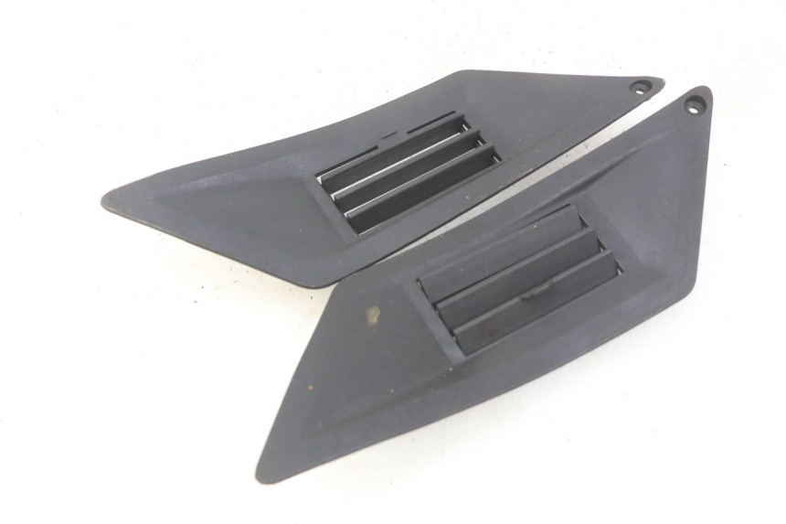 photo de TRITTBRETT VERKLEIDUNG MITTE GILERA RUNNER SP 50 (2009 - 2017) - Technische Nahaufnahme