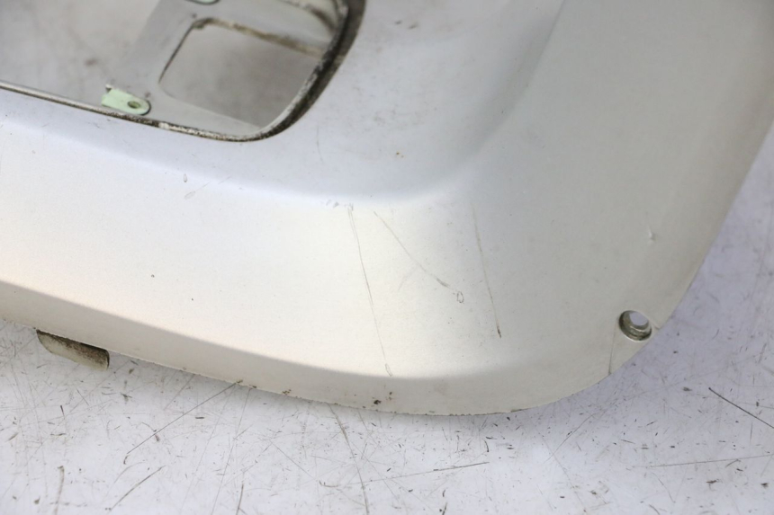 photo de TRITTBRETT VERKLEIDUNG MITTE PEUGEOT SATELIS 125 (2006 - 2009)