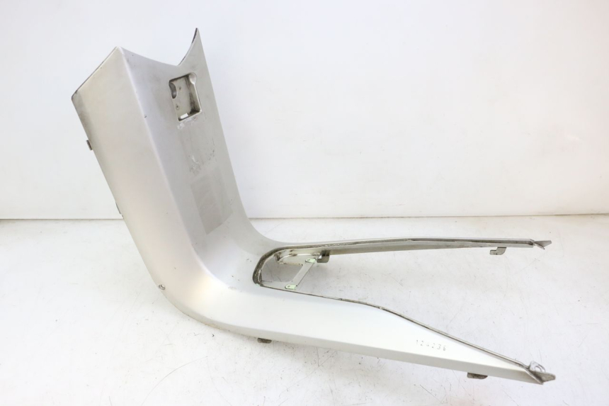 photo de TRITTBRETT VERKLEIDUNG MITTE PEUGEOT SATELIS 125 (2006 - 2009)