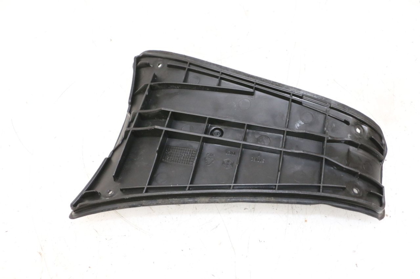 photo de TRITTSTUFENVERBINDUNG PIAGGIO VESPA GTS SUPER IE 125 (2009 - 2016) - Detailansicht des Bauteils