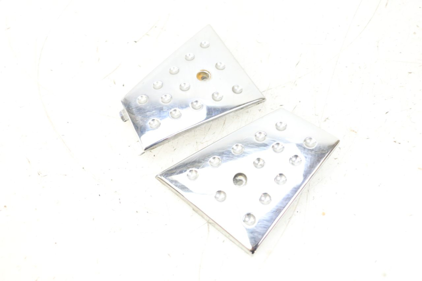 photo de FUSSRAUMVERBINDUNG PIAGGIO X8 125 (2004 - 2007) - Oberflächenzustand und Material