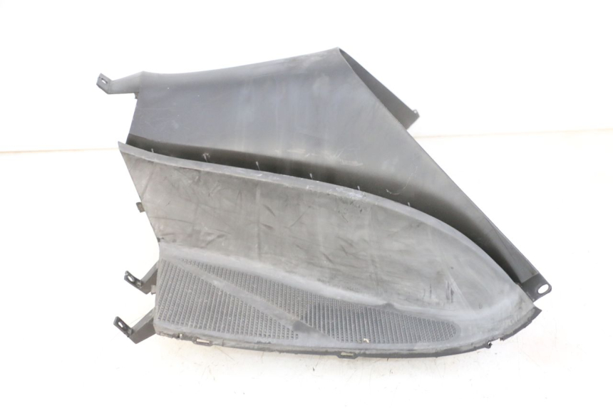 photo de TRITTBRETT VERKLEIDUNG MITTE YAMAHA YP MAJESTY 125 (2007 - 2010)