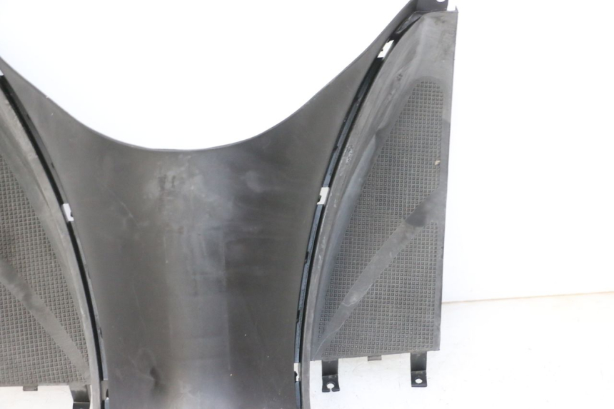 photo de TRITTBRETT VERKLEIDUNG MITTE YAMAHA YP MAJESTY 125 (2007 - 2010)