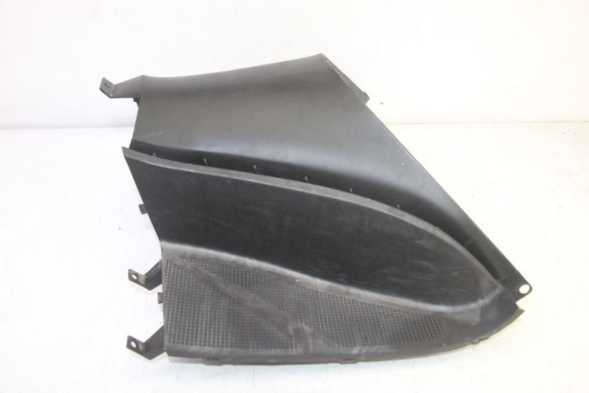 photo de TRITTBRETT VERKLEIDUNG MITTE YAMAHA YP MAJESTY 125 (2002 - 2006) - Zoom auf Gebrauchszustand