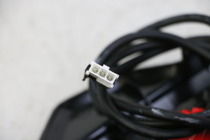photo de TRITTBRETT VERKLEIDUNG MITTE SEGWAY NINEBOT ZT3 PRO 1