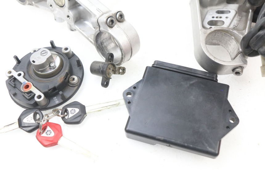 photo de SCHLOSS-SCHLÜSSEL-CDI-ZÜNDUNGSSCHLOSS YAMAHA FJR ABS 1300 (2006 - 2012)