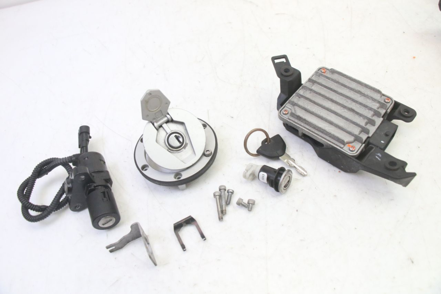 photo de SCHLOSSSATZ CDI BMW G310 R 310 (2016 - 2020)