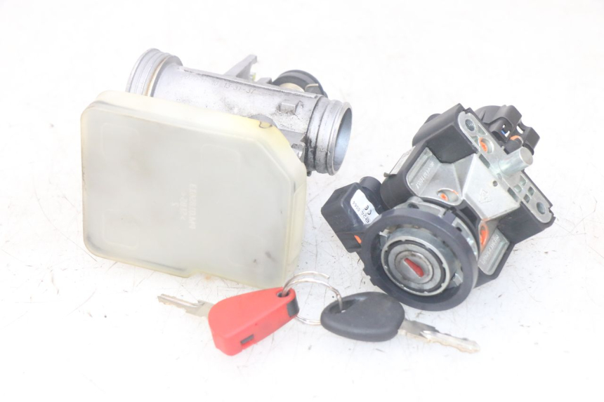 photo de SCHLOSSSATZ CDI PIAGGIO MP3 HPE 300 (2019 - 2026) - Hauptansicht