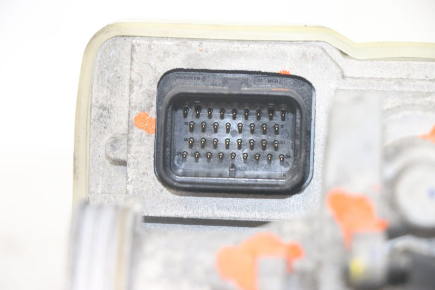 photo de SCHLOSSSATZ CDI PIAGGIO MP3 HPE 300 (2019 - 2026) - Technische Nahaufnahme