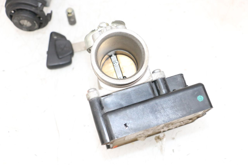 photo de SCHLOSSSATZ CDI PEUGEOT SATELIS 125 (2013 - 2018) - Technische Nahaufnahme