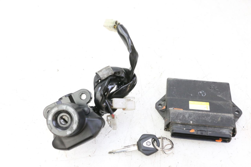 photo de SCHLOSS-SCHLÜSSEL-CDI-NEIMAN YAMAHA TDM ABS 900 (2002 - 2014)