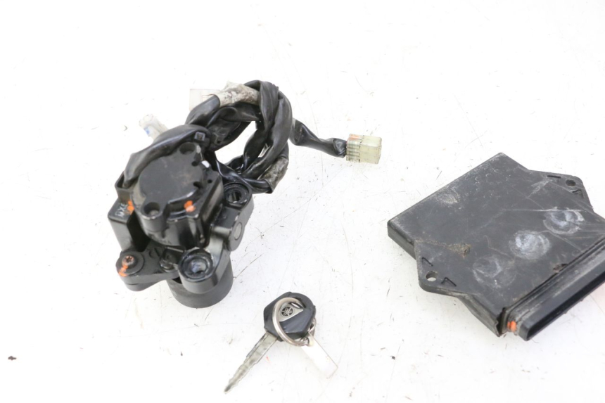 photo de SCHLOSS-SCHLÜSSEL-CDI-NEIMAN YAMAHA TDM ABS 900 (2002 - 2014)