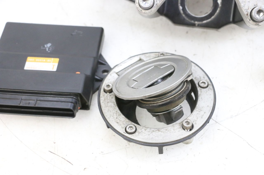 photo de SCHLOSS-SCHLÜSSEL-CDI-NEIMAN YAMAHA TDM ABS 900 (2002 - 2014)