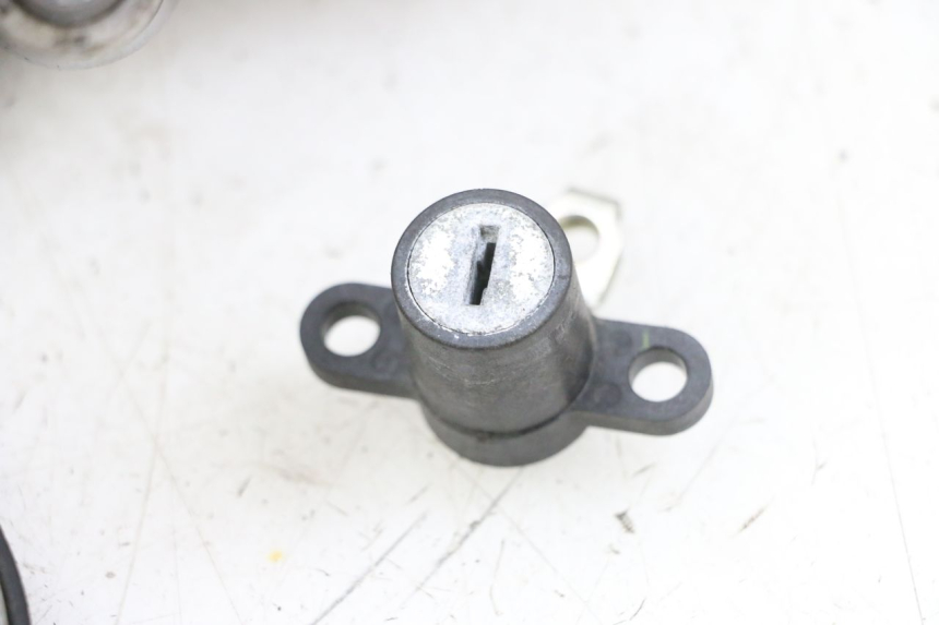 photo de SCHLOSS-SCHLÜSSEL-CDI-NEIMAN YAMAHA TDM ABS 900 (2002 - 2014)