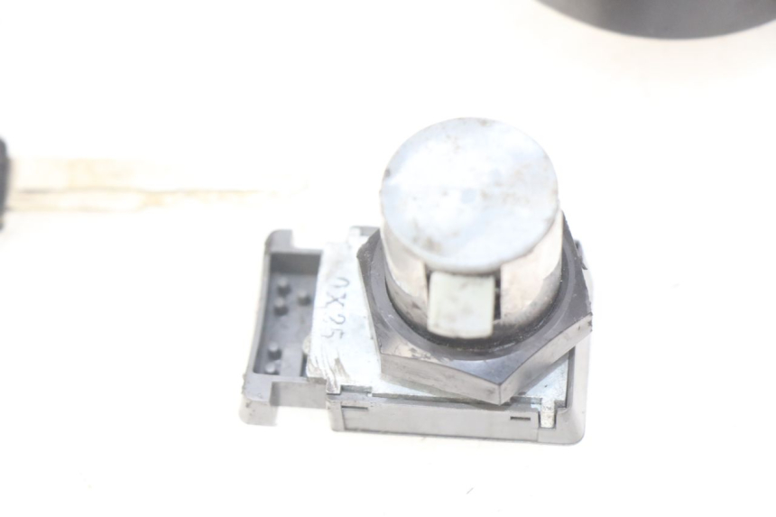 photo de SCHLOSS-SCHLÜSSEL-CDI-NEIMAN KIT YAMAHA X-MAX XMAX 125 (2010 - 2014)