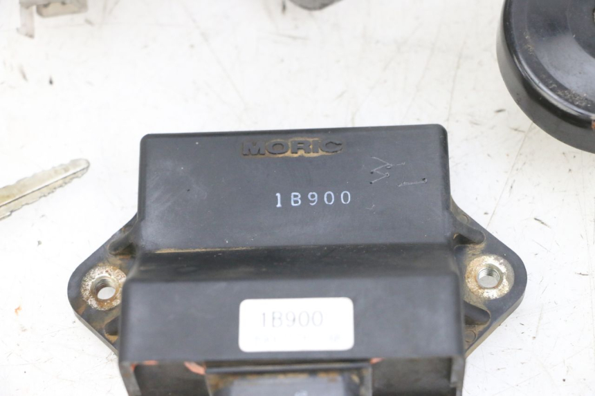 photo de SCHLOSS-SCHLÜSSEL-CDI-NEIMAN YAMAHA XMAX X-MAX 125 (2006 - 2009) - Hauptansicht