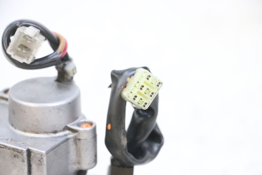 photo de SCHLOSS-SCHLÜSSEL-CDI-NEIMAN YAMAHA XMAX X-MAX 125 (2006 - 2009) - Kennzeichnungen und Originalreferenzen