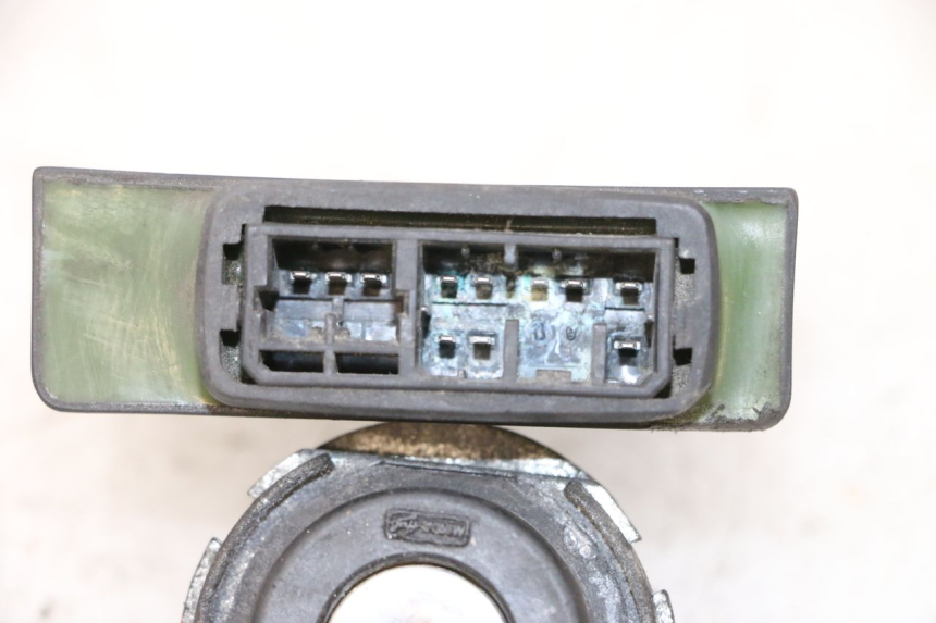 photo de SCHLOSS-SCHLÜSSEL-CDI-ZÜNDUNGSSCHLOSS PIAGGIO X8 125 (2004 - 2007) - Zoom auf Gebrauchszustand