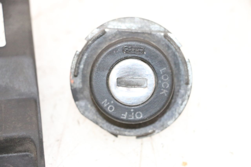 photo de SCHLOSS-SCHLÜSSEL-CDI-ZÜNDUNGSSCHLOSS PIAGGIO X8 125 (2004 - 2007) - Technische Nahaufnahme