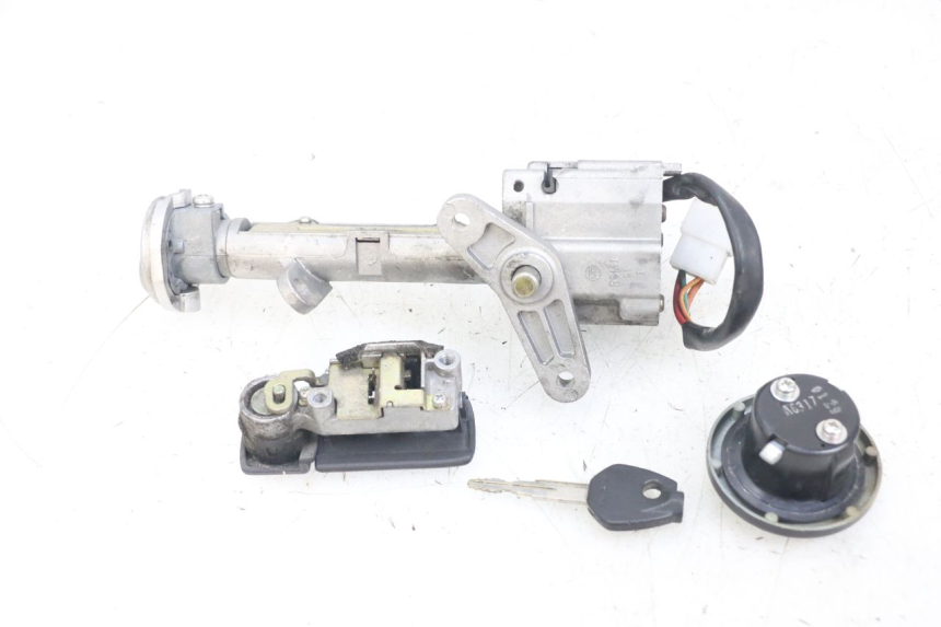 photo de SCHLOSSSATZ SUZUKI BURGMAN 125 (2007 - 2014) - Oberflächenzustand und Material