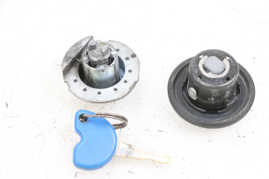 photo de SCHLOSSSATZ PIAGGIO FLY 4T 50 (2013 - 2017) - Gesamtansicht des Produkts