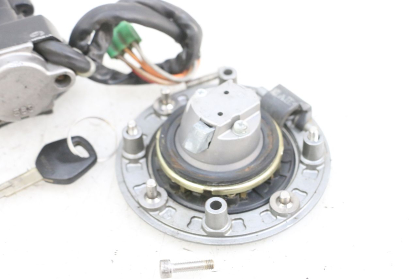 photo de SCHLOSSSATZ SUZUKI GSF N BANDIT 600 (1996 - 1999) - Detailansicht des Bauteils