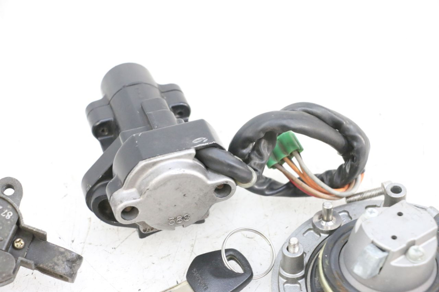 photo de SCHLOSSSATZ SUZUKI GSF N BANDIT 600 (1996 - 1999) - Zoom auf Gebrauchszustand