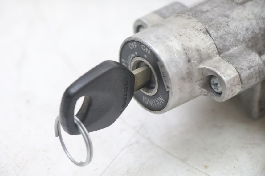 photo de SCHLOSSSATZ SUZUKI GSF S BANDIT 600 (2000 - 2004) - Oberflächenzustand und Material