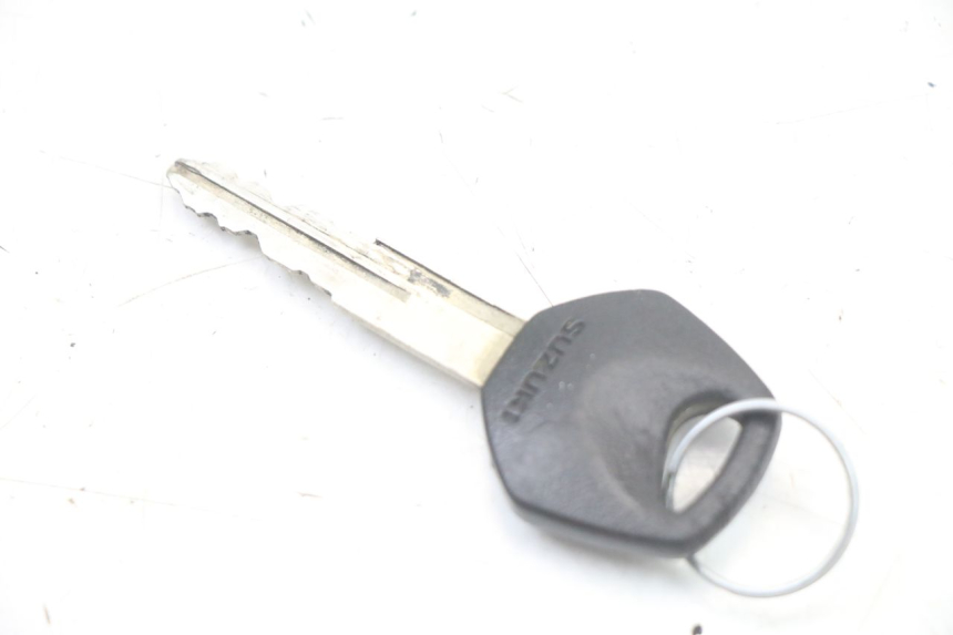 photo de SCHLOSSSATZ SUZUKI GSF S BANDIT 600 (2000 - 2004) - Kennzeichnungen und Originalreferenzen