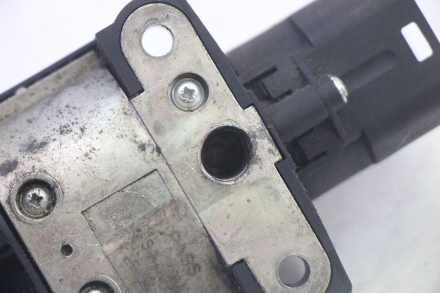 photo de SCHLOSSSATZ PIAGGIO MP3 HPE 350 (2018 - 2020) - Oberflächenzustand und Material