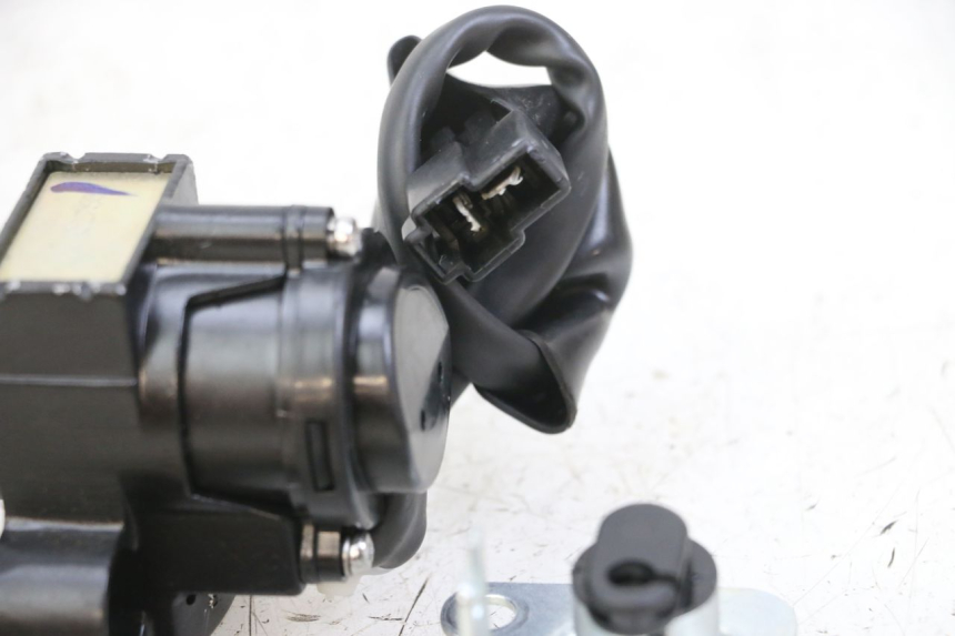 photo de SCHLOSSSATZ ROYAL ENFIELD SCRAM 411 (2022 - 2024)