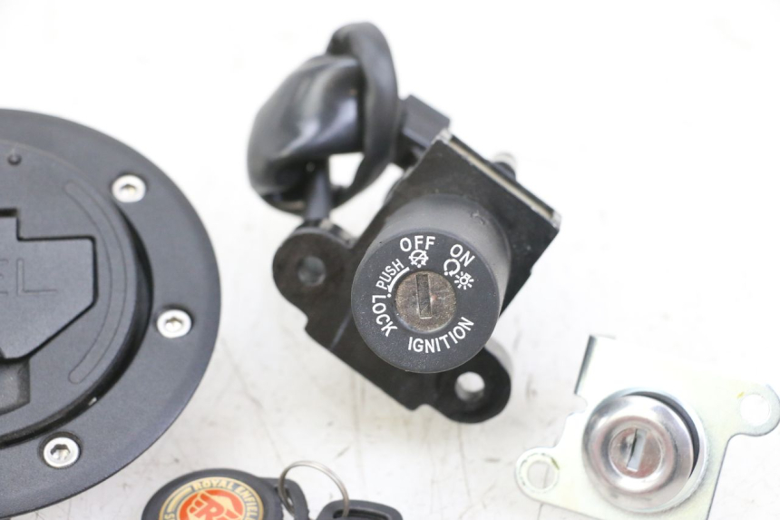photo de SCHLOSSSATZ ROYAL ENFIELD SCRAM 411 (2022 - 2024)