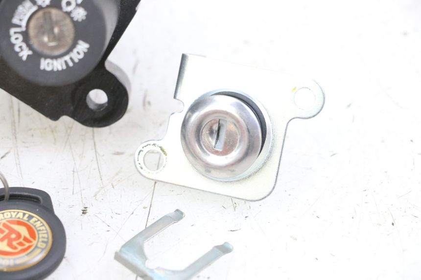 photo de SCHLOSSSATZ ROYAL ENFIELD SCRAM 411 (2022 - 2024)