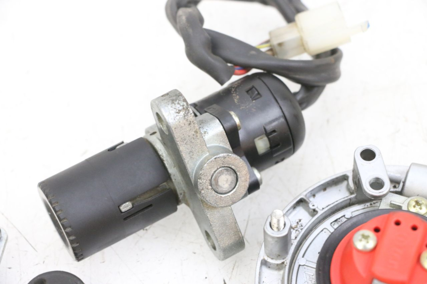 photo de SCHLOSSSATZ YAMAHA TZR 50 (2008 - 2016) - Technische Nahaufnahme