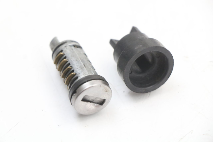 photo de SCHLOSS-SCHLÜSSEL-SET NEIMAN PIAGGIO ZIP 2T 50 (2009 - 2019)