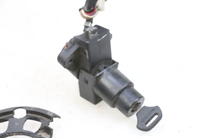 photo de SCHLOSSSATZ KAWASAKI ZR 7 750 (1999 - 2001) - Detailansicht des Bauteils