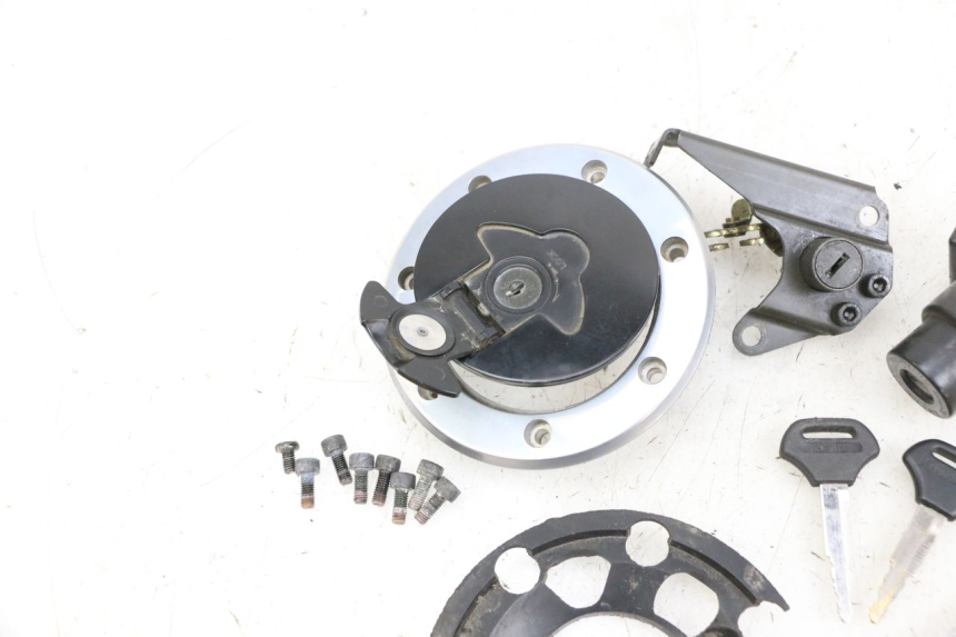 photo de SCHLOSSSATZ KAWASAKI ZR 7 750 (1999 - 2001) - Alternative Perspektive