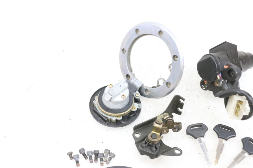 photo de SCHLOSSSATZ KAWASAKI ZR 7 750 (1999 - 2001) - Gesamtansicht des Produkts