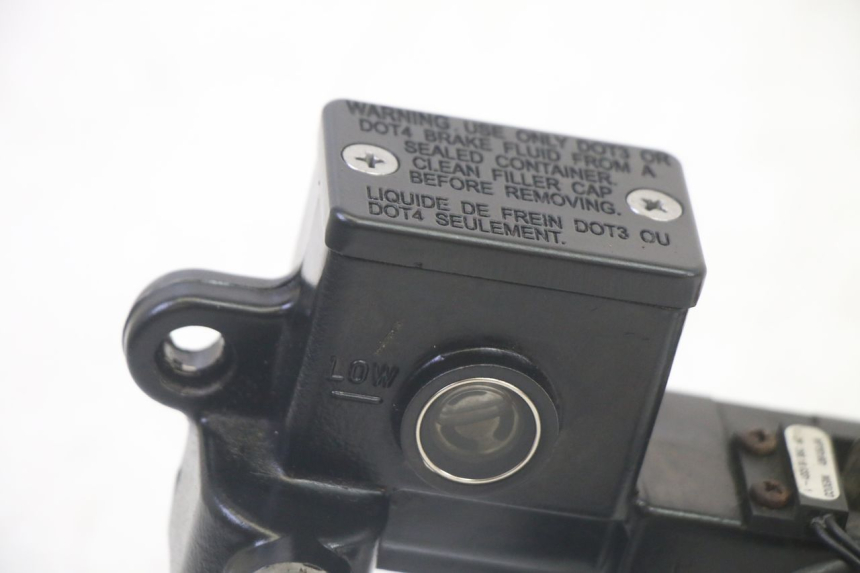 photo de BREMSHEBEL PARKEN LIGIER PULSE 3 1 (2014 - 2020) - Detailansicht des Bauteils