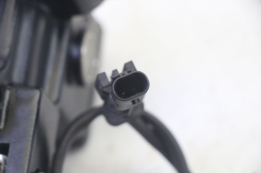 photo de BREMSHEBEL PARKEN LIGIER PULSE 3 1 (2014 - 2020) - Oberflächenzustand und Material