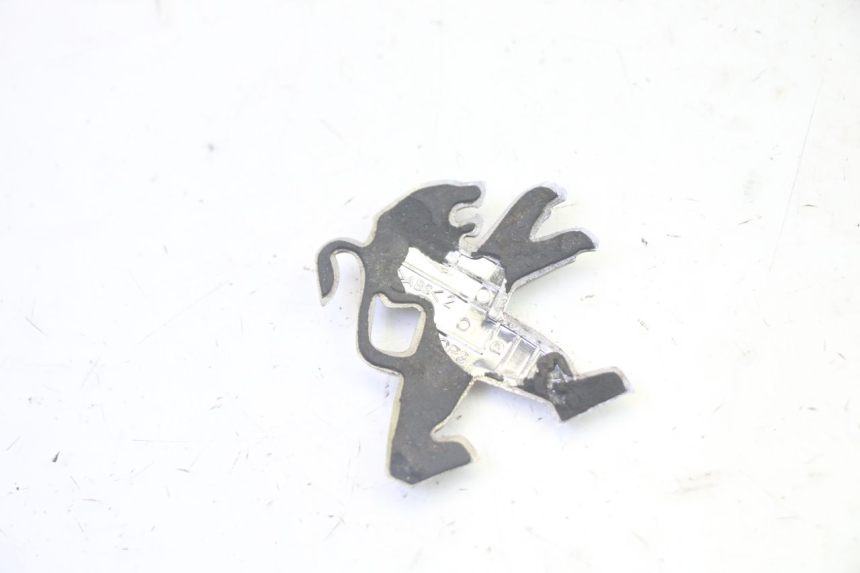 photo de MARKENLOGO PEUGEOT KISBEE 4T 50 (2018 - 2022) - Zoom auf Gebrauchszustand