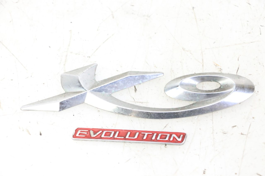photo de LOGO MARKE PIAGGIO X9 EVOLUTION 125 (2003 - 2007)