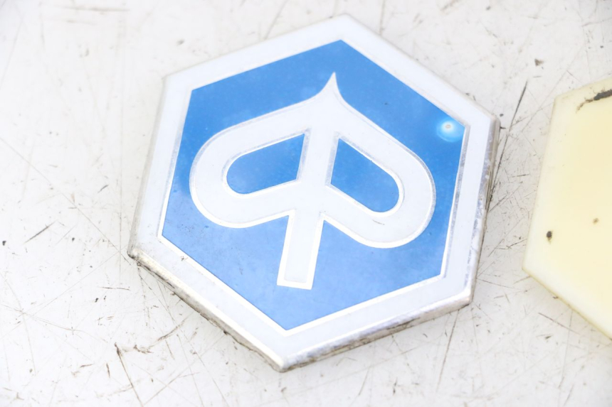 photo de LOGO MARKE PIAGGIO XEVO - X EVO 125 (2007 - 2016)