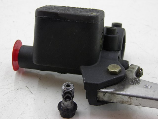 photo de BREMSPUMPE HINTEN APRILIA LEONARDO ST 250 (2002 - 2005)