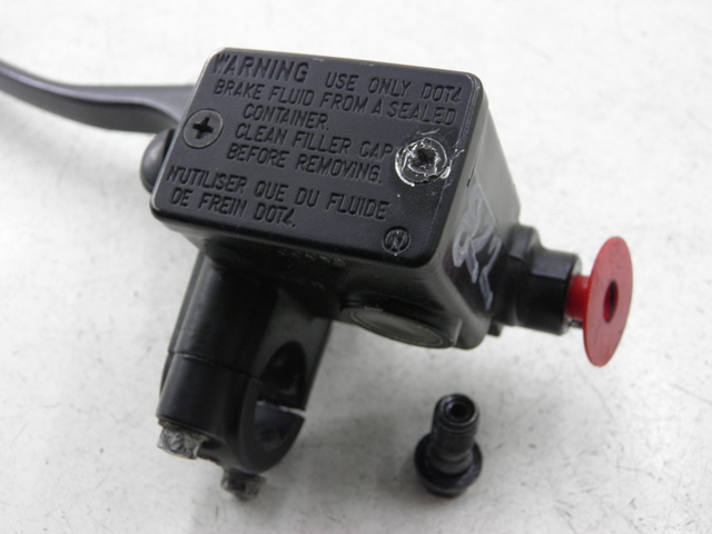 photo de HAUPTBREMSZYLINDER HINTEN HONDA FES S-WING SWING ABS 125 (2007 - 2015)