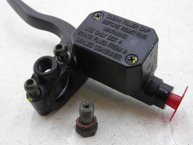 photo de BREMSPUMPE HINTEN PIAGGIO XEVO - X EVO 125 (2010 - 2015)