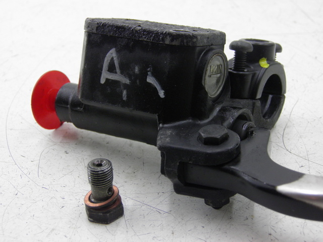 photo de BREMSPUMPE HINTEN PIAGGIO XEVO - X EVO 125 (2007 - 2016)
