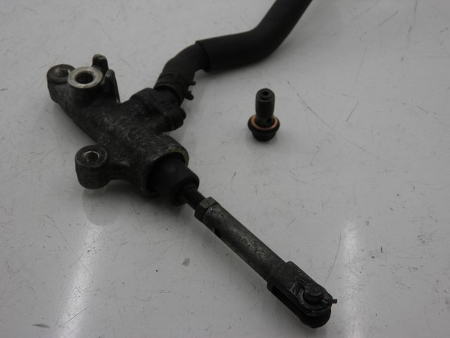 photo de BREMSPUMPE HINTEN YAMAHA FZX FAZER 750 (1987 - 1998)