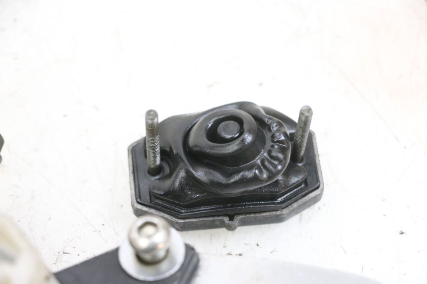 photo de VORDERER HAUPTBREMSZYLINDER SYM CROX 4T 50 (2016 - 2023) - Detailansicht des Bauteils