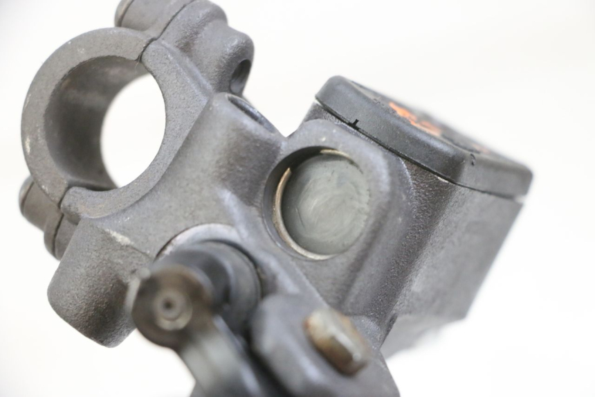 photo de VORDERER BREMSSATTEL PEUGEOT ELYSEO 125 (1999 - 2004) - Zoom auf Gebrauchszustand